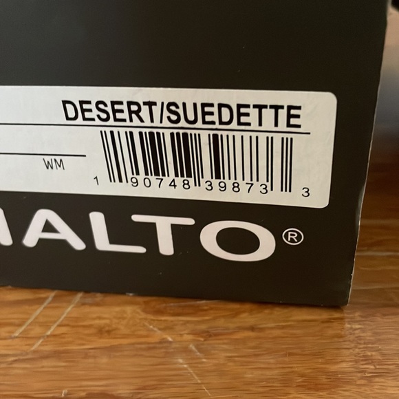 Womens heeled boots - Picture 3 of 3